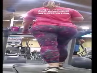 Jiggly 전리품 금발의 pawg 에 treadmill