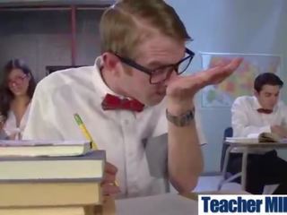 Uskomaton opettaja (katrina jade) kanssa iso juggs kova kyytiä sisään luokka mov-17
