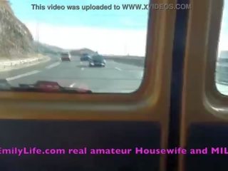 Livecam fra en amatør milf housewifes bil emily